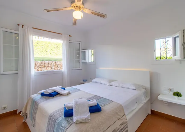 Acuario ソン・ボウ